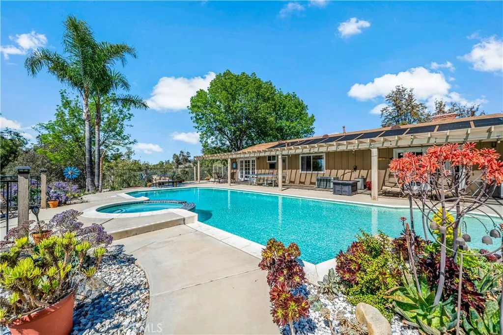 Main House: Pool/Spa Main House: Pool/Spa