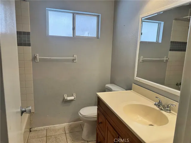 ADU - 4 Bed Unit - Bathroom #1