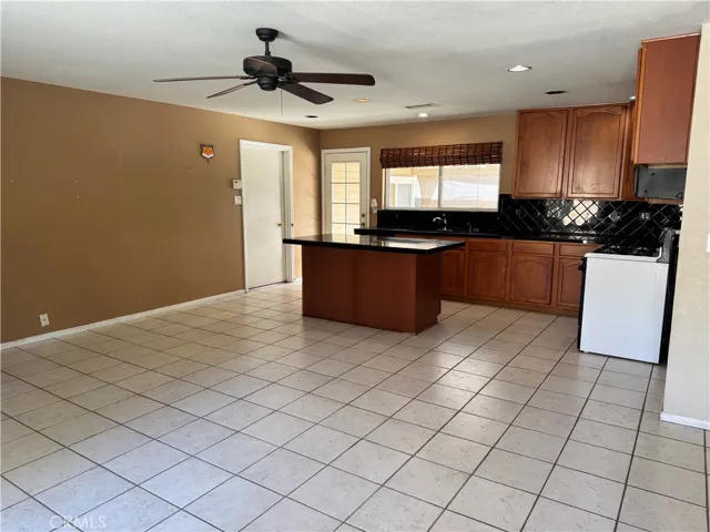 ADU - 4 Bed Unit - Kitchen/Living Rm
