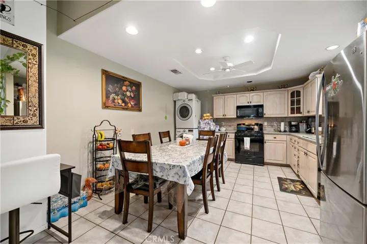 ADU (Unit 2) Eat in Kitchen