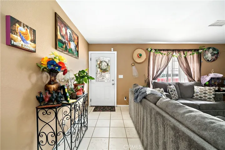ADU (Unit 1) 4 bedrooms/2 bathrooms