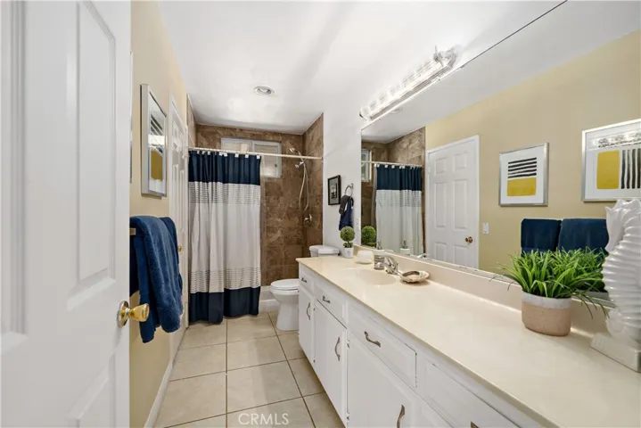 Main House: Bathroom 2