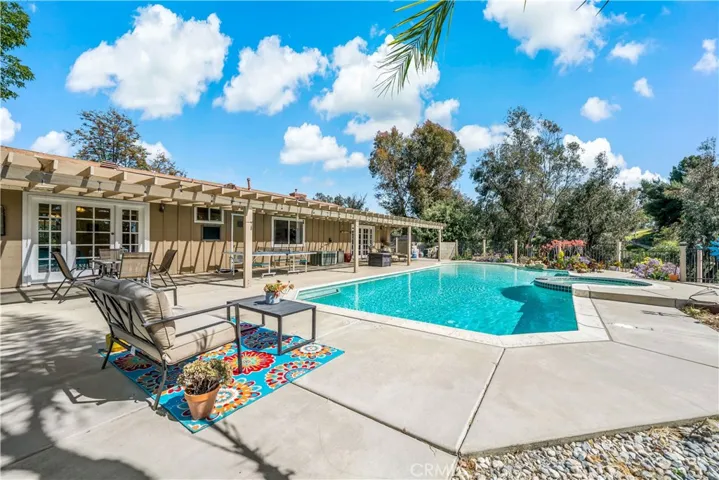 39980 Via Fernando, Temecula, California 92592