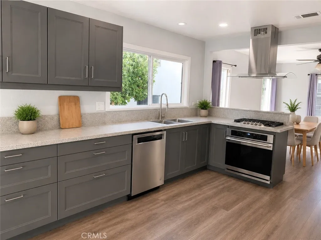 716 N Sierra Bonita Avenue, Los Angeles, California 90046 — photo 5