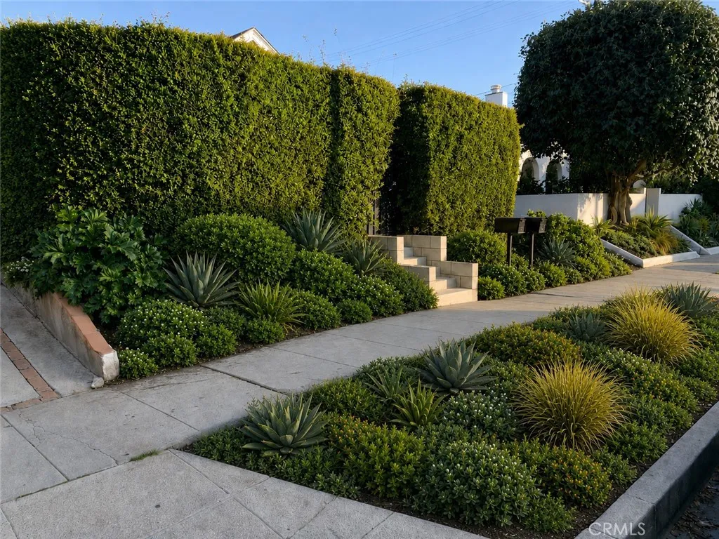716 N Sierra Bonita Ave
