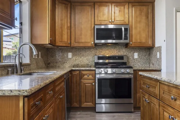 800 Treasure Lane, Manteca, California 95337
