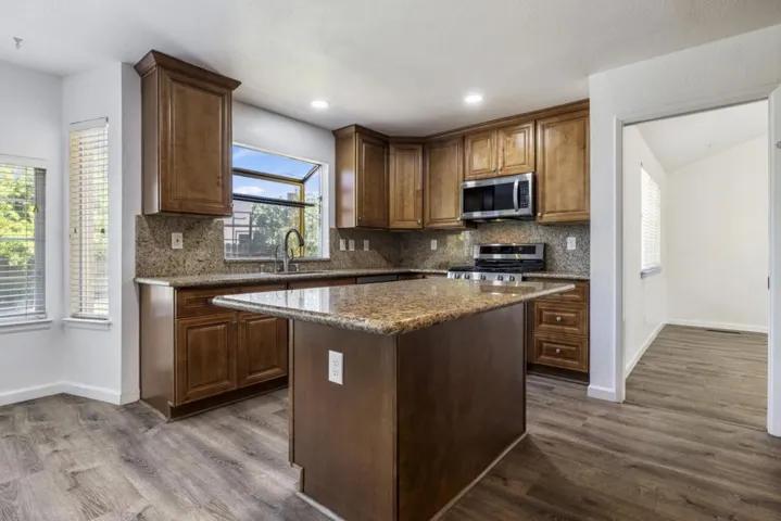 800 Treasure Lane, Manteca, California 95337