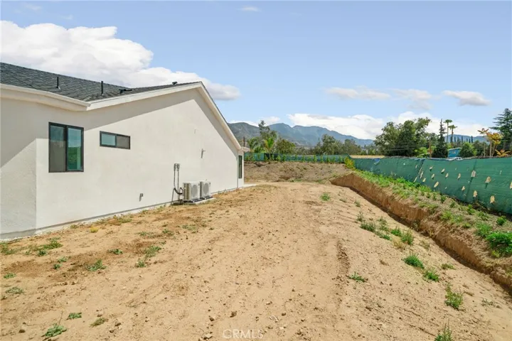 South Perimeter Of Yard View