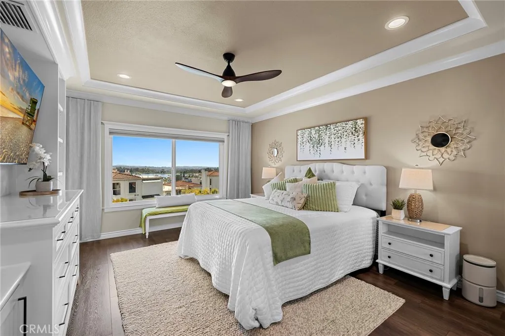 A perfectly GLORIOUS Primary Suite with lake view!