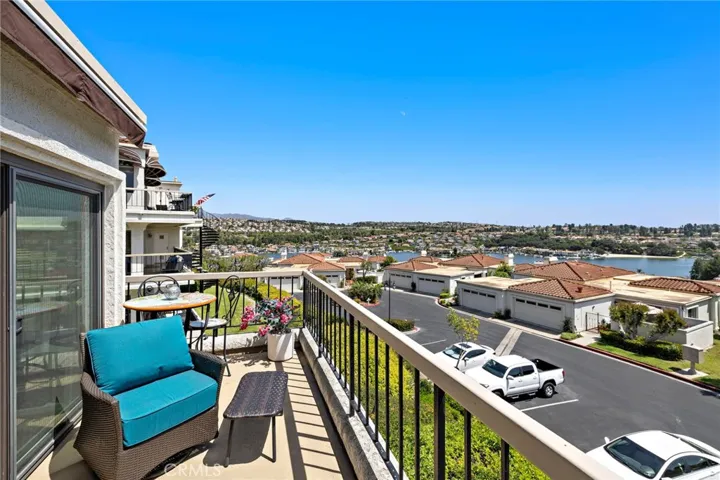 This drop dead gorgeous home has a fabulous lake view that you will love!