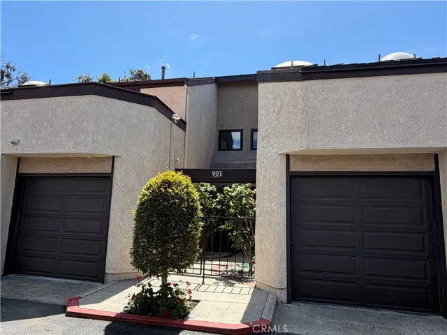 901 Hyde Court, Costa Mesa, California 92626