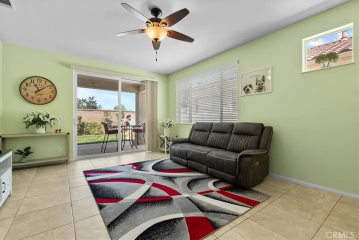 Spacious Family Room