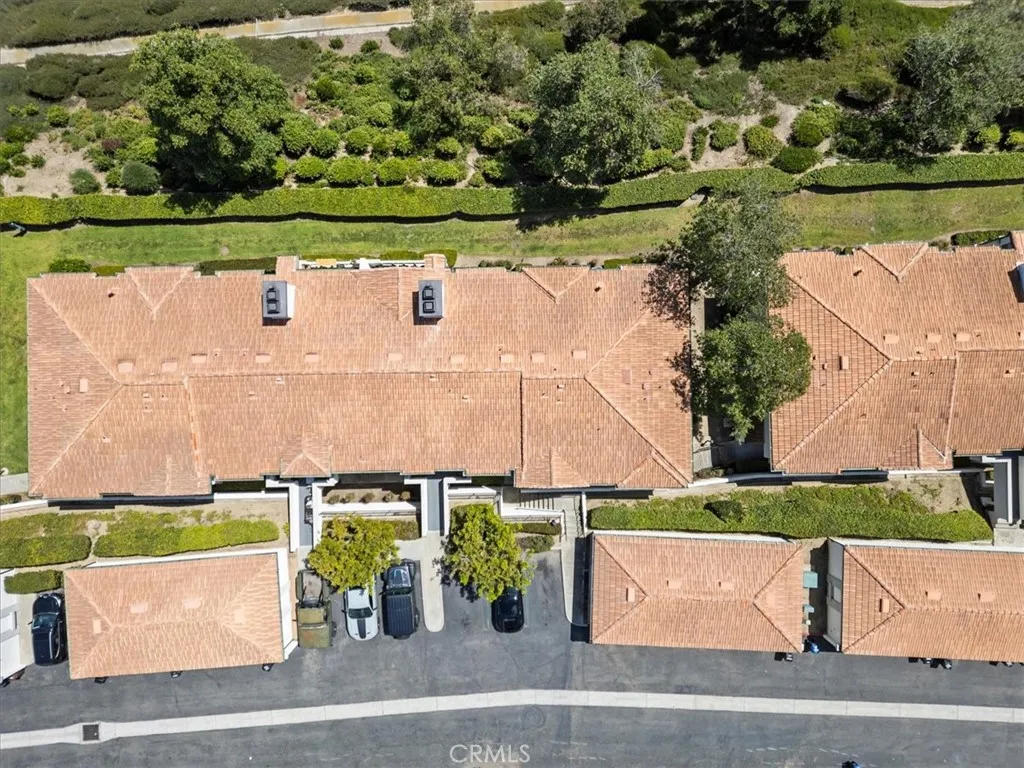Rare end-position townhome