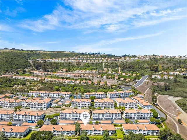 Rare end-position townhome