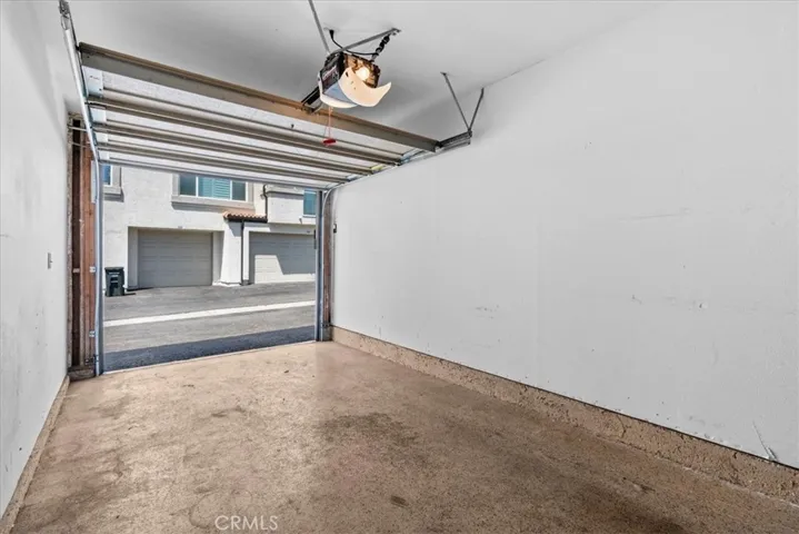 Detached 1-car garage