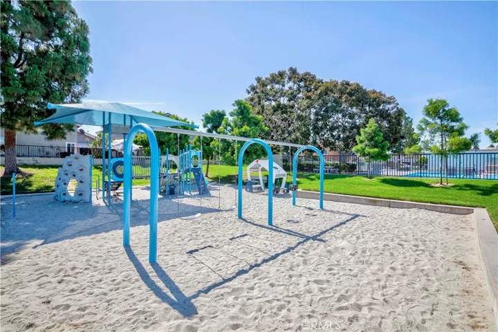 49 Meadowgrass, Irvine, California 92604