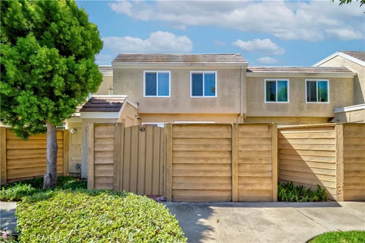 49 Meadowgrass, Irvine, California 92604