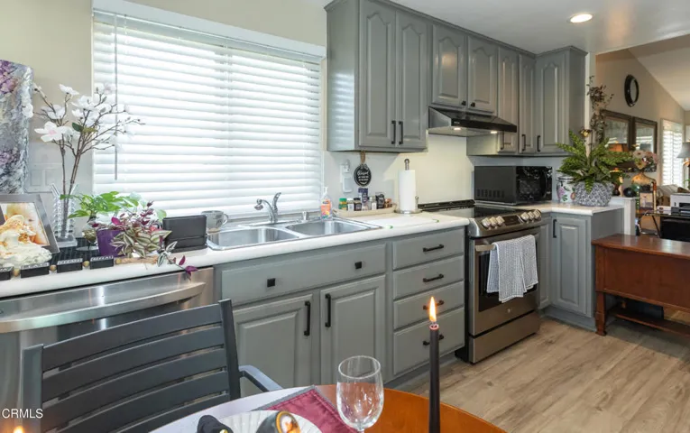 15 40027 Village 40 (Camarillo CA)