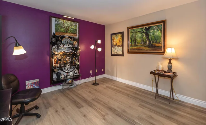 23 40027 Village 40 (Camarillo CA)