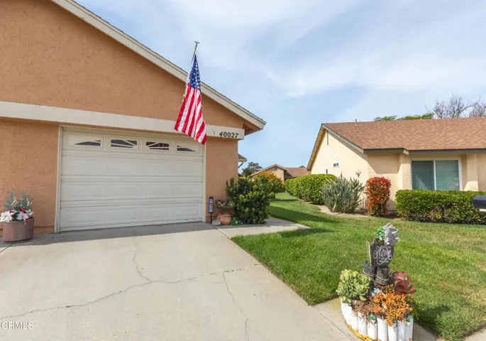 2 40027 Village 40 (Camarillo CA)