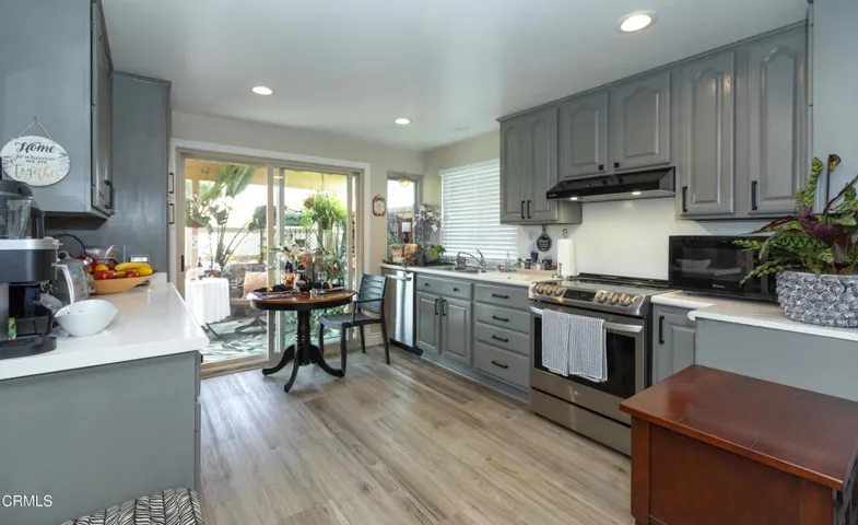13 40027 Village 40 (Camarillo CA)
