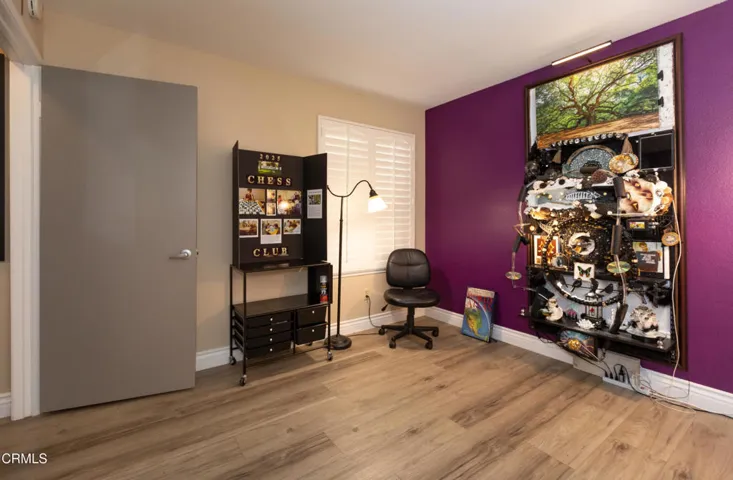 22 40027 Village 40 (Camarillo CA)