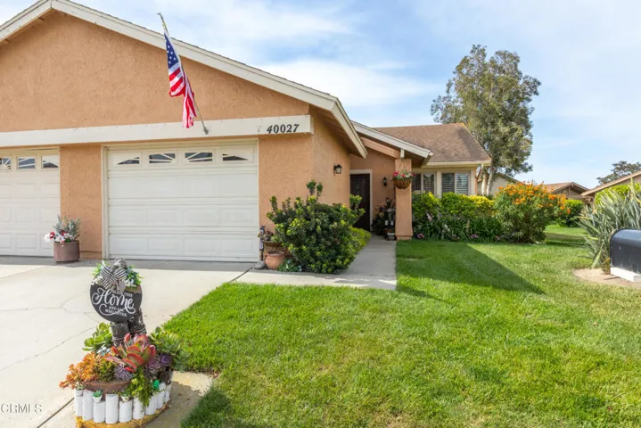 3 40027 Village 40 (Camarillo CA)