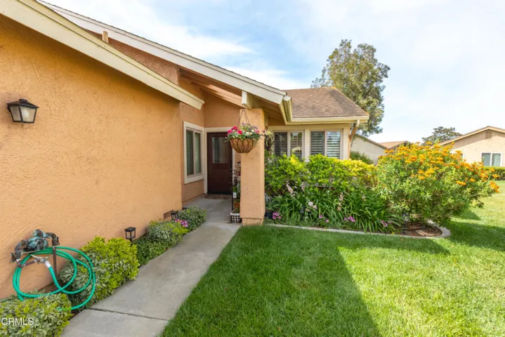 4 40027 Village 40 (Camarillo CA)