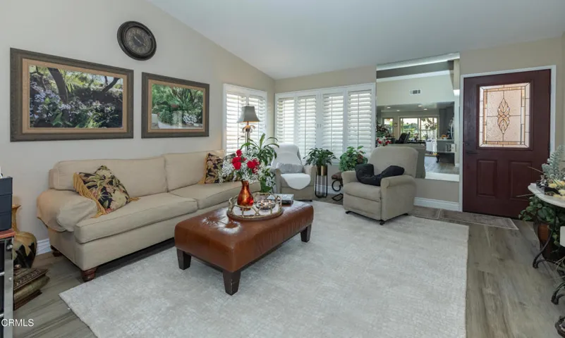 10 40027 Village 40 (Camarillo CA)