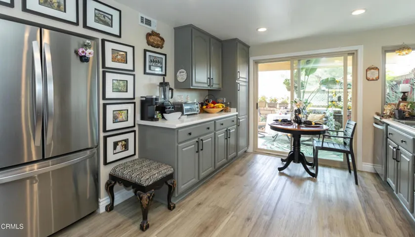14 40027 Village 40 (Camarillo CA)
