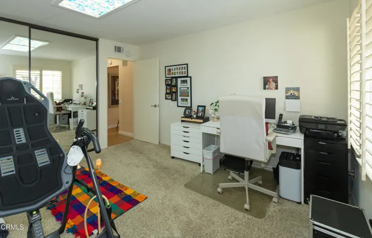 23 40033 Village 40 (Camarillo CA)