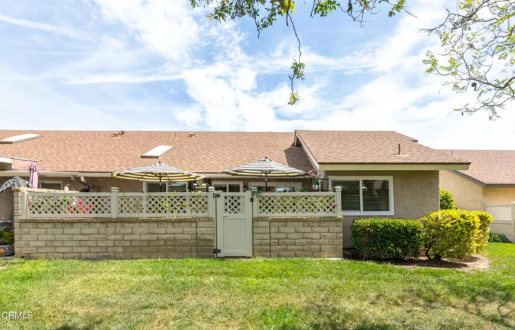 28 40033 Village 40 (Camarillo CA)