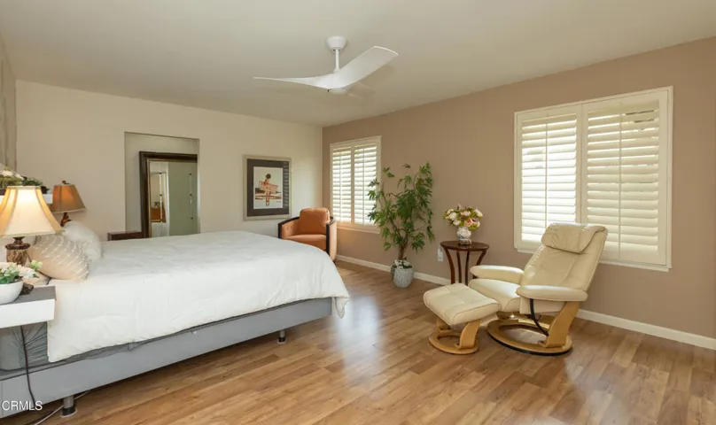 13 40033 Village 40 (Camarillo CA)