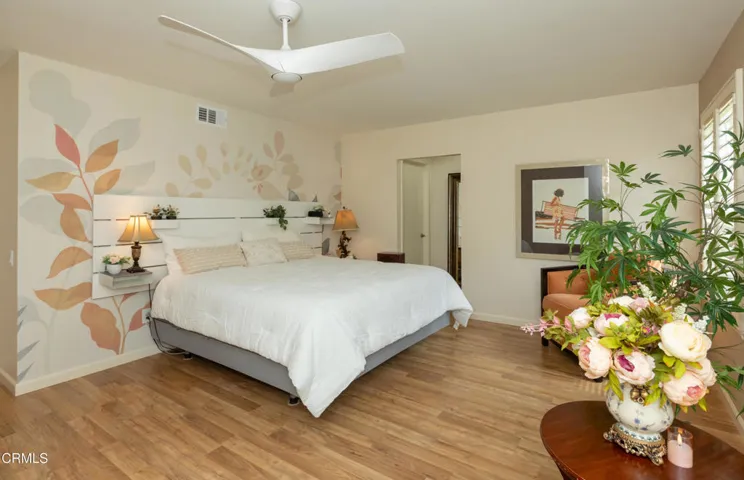 14 40033 Village 40 (Camarillo CA)