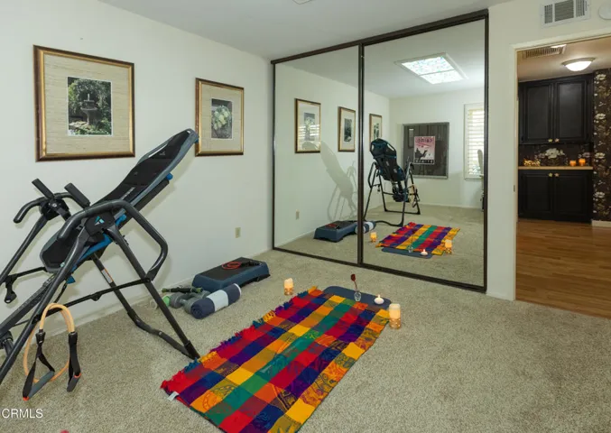 24 40033 Village 40 (Camarillo CA)