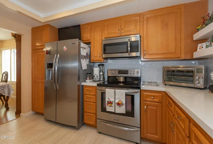 11 40033 Village 40 (Camarillo CA)