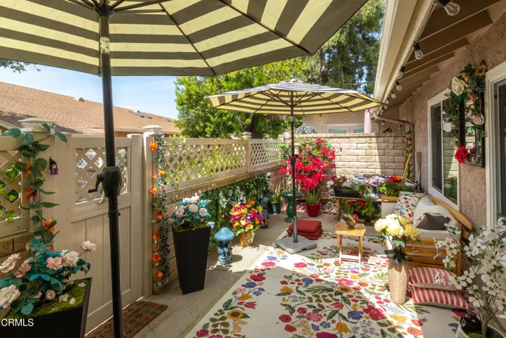 25 40033 Village 40 (Camarillo CA)
