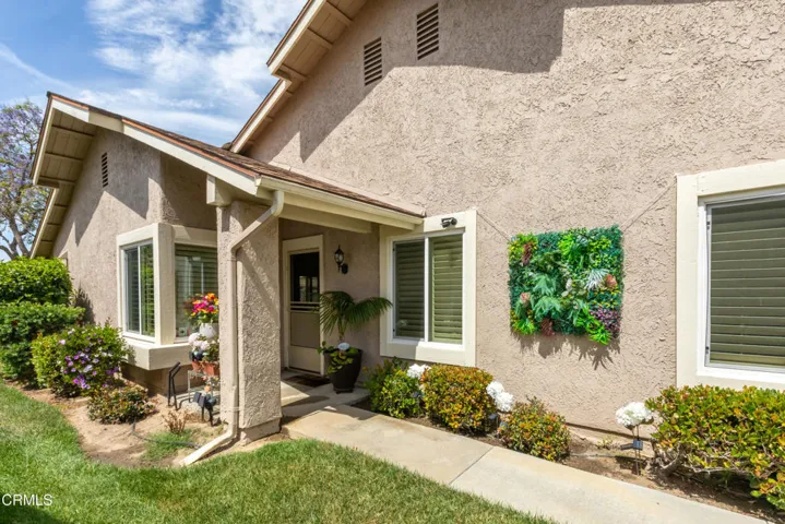 4 40033 Village 40 (Camarillo CA)