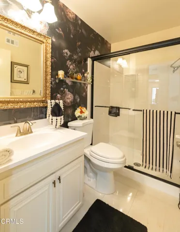 19 40033 Village 40 (Camarillo CA)