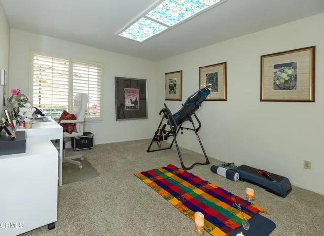 22 40033 Village 40 (Camarillo CA)