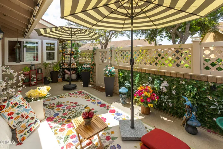 26 40033 Village 40 (Camarillo CA)
