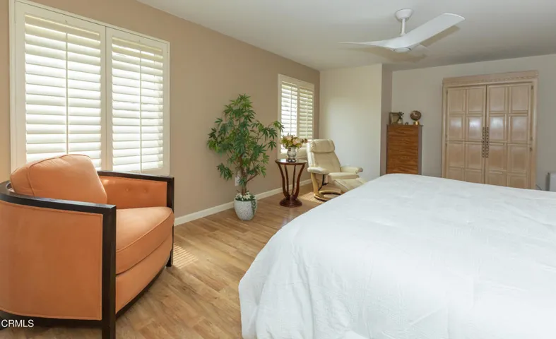 15 40033 Village 40 (Camarillo CA)