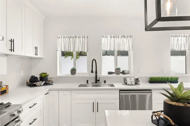 5981 Pickford Street, Los Angeles, California 90035
