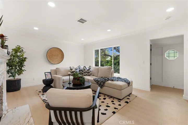 5981 Pickford Street, Los Angeles, California 90035
