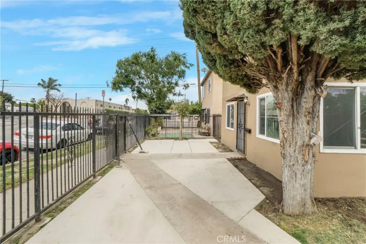 904 S Bullis Road, Compton, California 90221