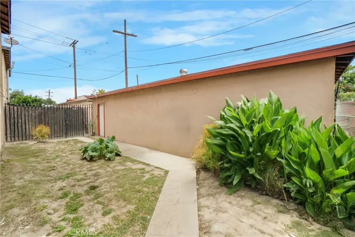 904 S Bullis Road, Compton, California 90221