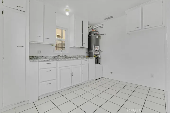 904 S Bullis Road, Compton, California 90221
