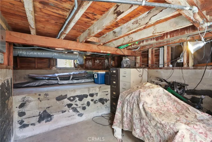 Typical " San Pedro wine cellar" lots of storage space!