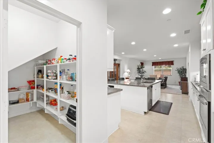 Walk in Pantry