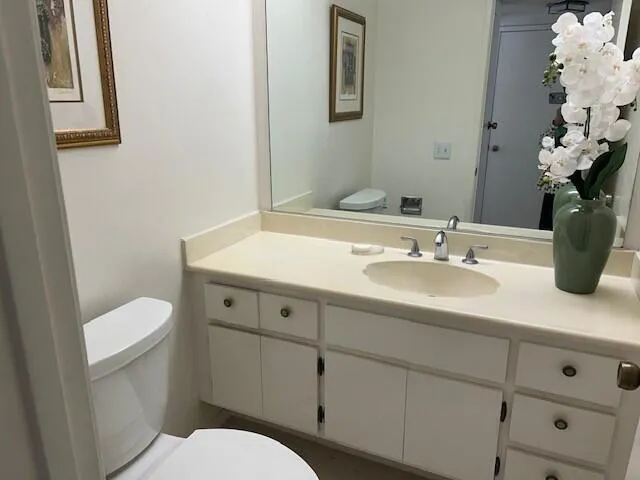 45451 Lupine #29 half bath